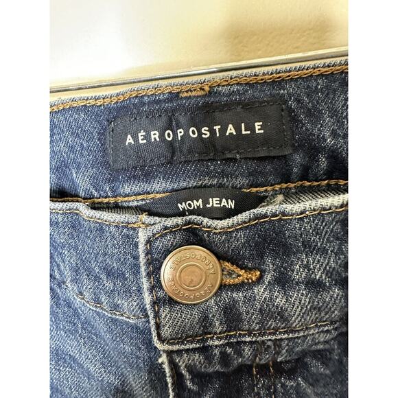 Aeropostale Medium Wash Distressed Mom Jeans Raw Hem Size 2 High Rise - Picture 2 of 4